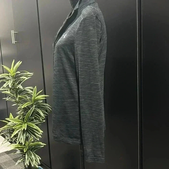 Under Armor Heat Gear,fitted quarter zip, pull over,athletic jacket/top,light - Picture 4 of 9